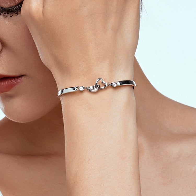 Forever Linked Together™ | Kristal Hart tot Hart Armband