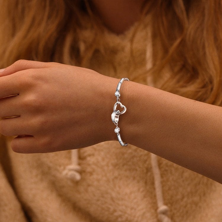 Forever Linked Together™ | Kristal Hart tot Hart Armband