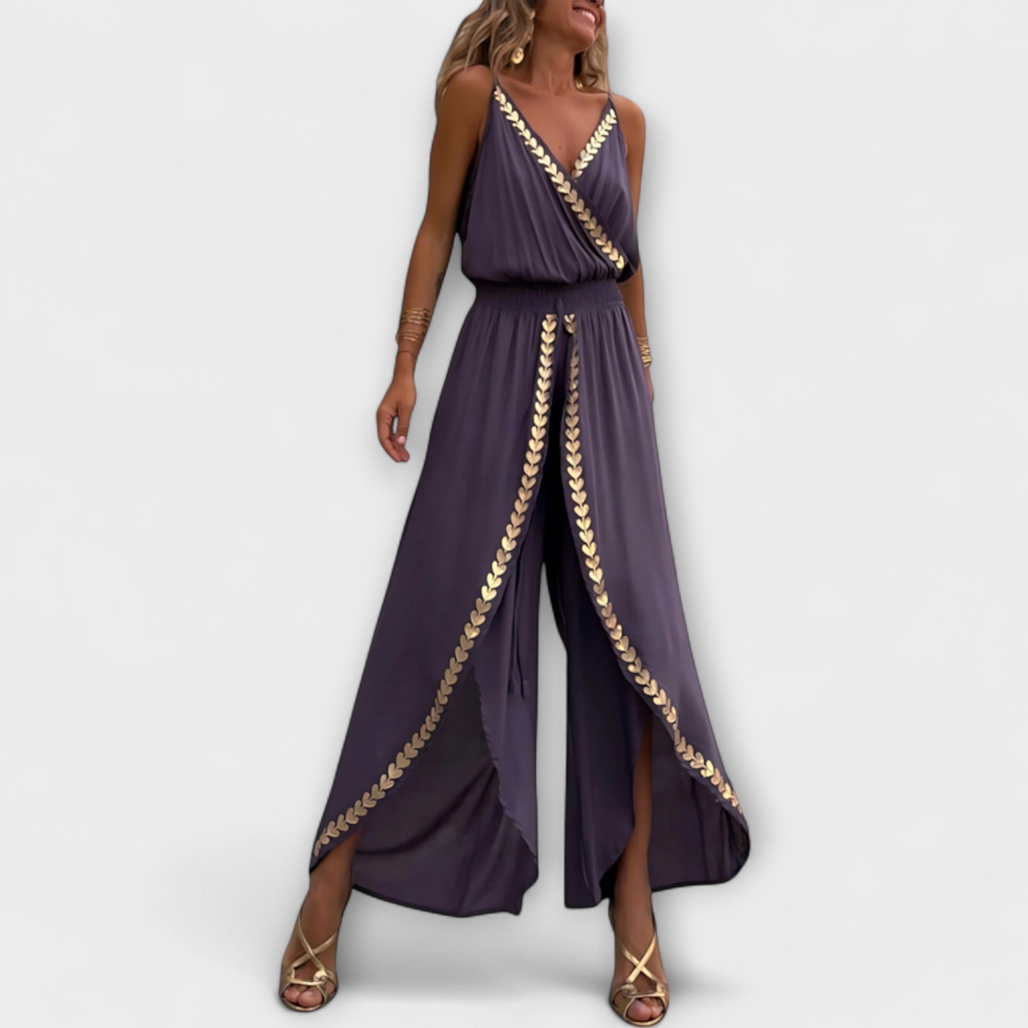 Serafina | Geborduurde V-hals jumpsuit met wijde pijpen