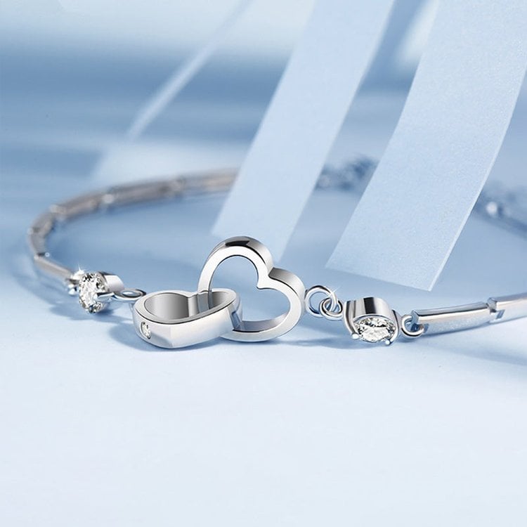 Forever Linked Together™ | Kristal Hart tot Hart Armband