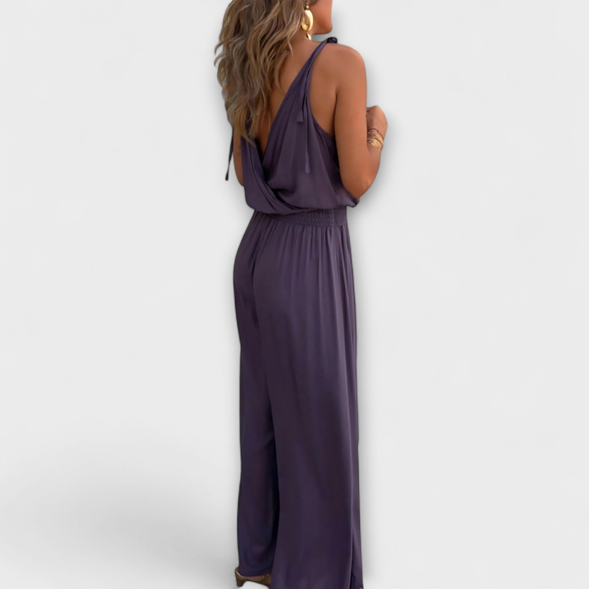 Serafina | Geborduurde V-hals jumpsuit met wijde pijpen