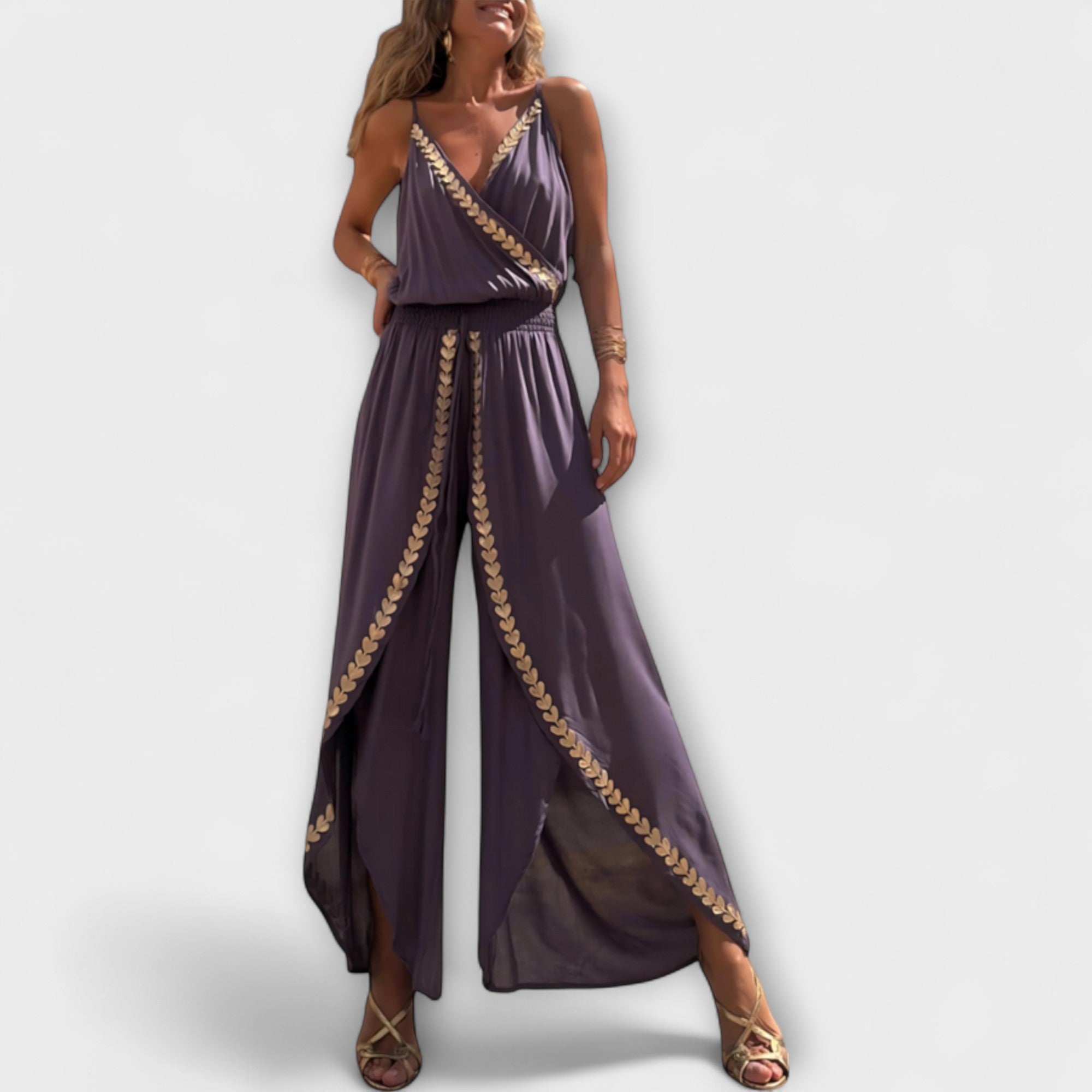 Serafina | Geborduurde V-hals jumpsuit met wijde pijpen