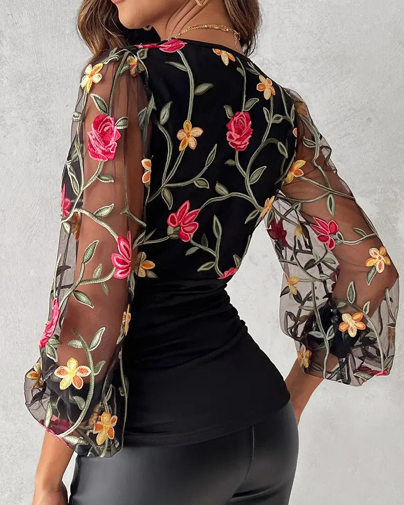 FEIKE™ | Top Met Bloemenborduursel En Mesh Patch